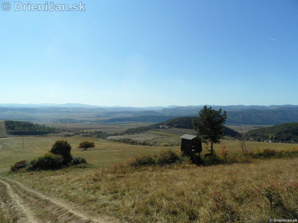 Veľmi pekný pohľad od Hájovej doliny, napravo Drienica v pozadí Sabinov.