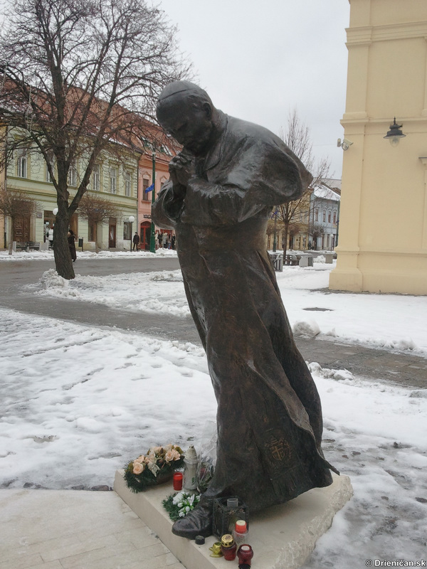 Socha Jána Pavla II. v Prešove