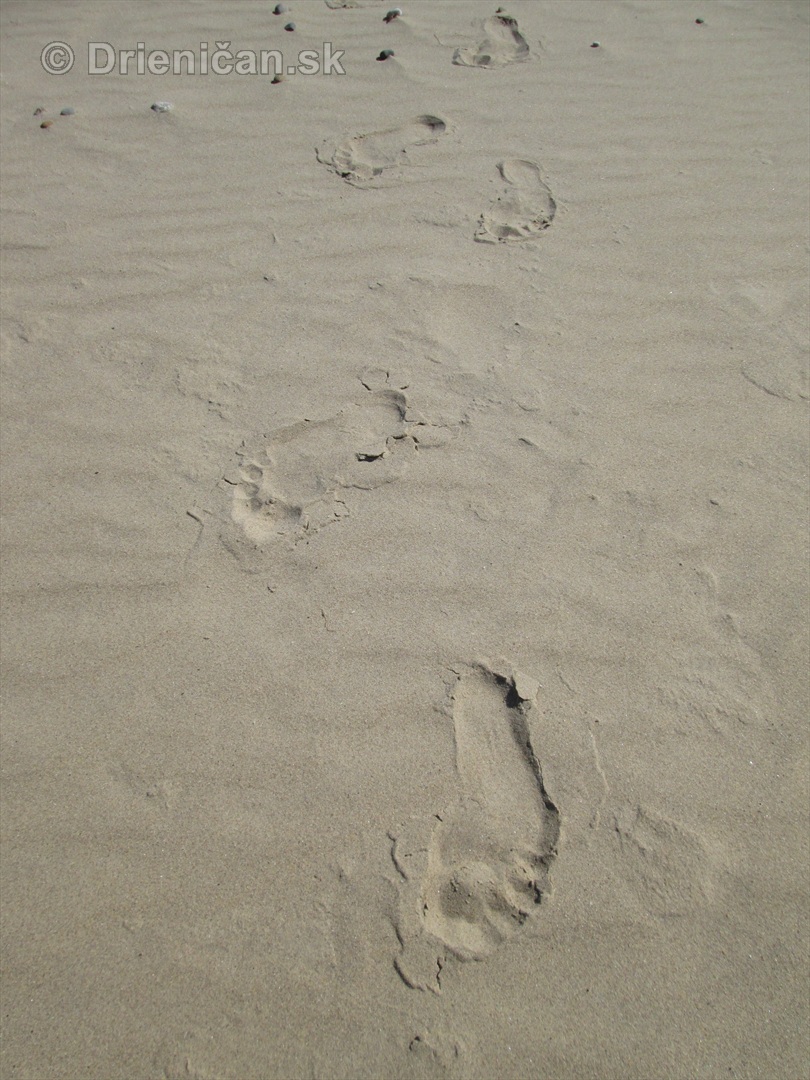 Ľudská stopa v piesku...